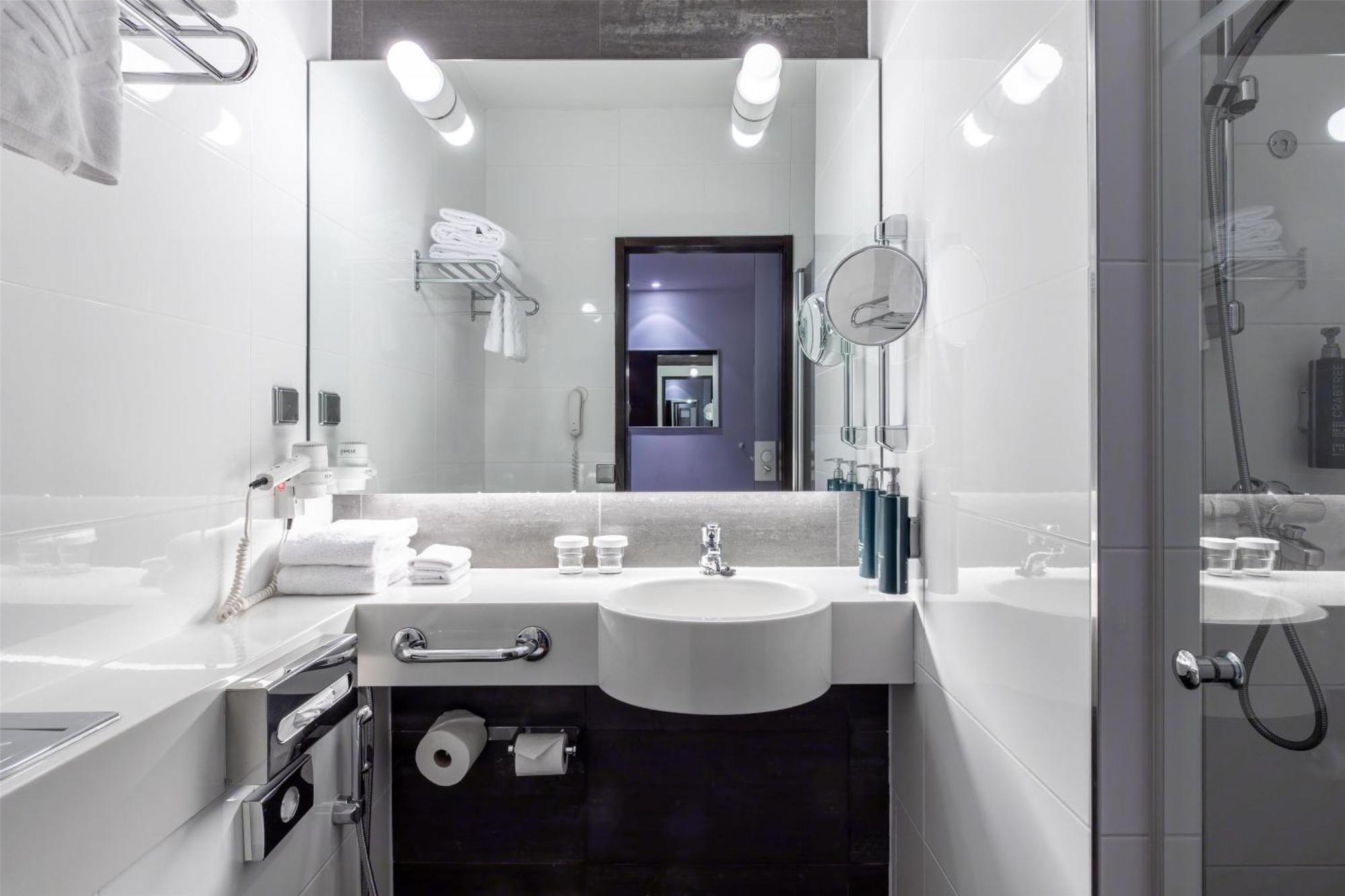 Twin Room,1679567020:JPEG